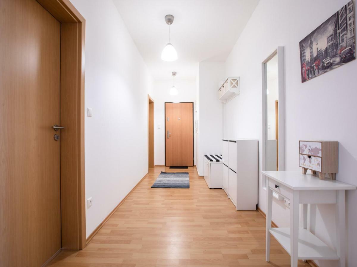 Spacious Apartment In The Old Town Of Bratislava Exterior photo